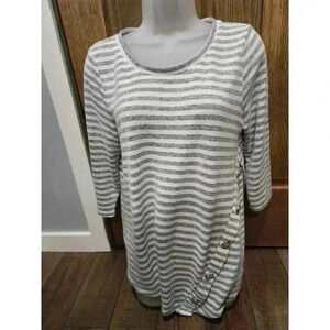 Retrology Grey White striped scoop neck 3/4 sleeves Rhinest buttons stretch Med